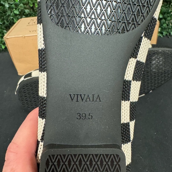 Vivaia Square-Toe V-Cut Flats (Margot 2.0) - W8.5 - Picture 8 of 10